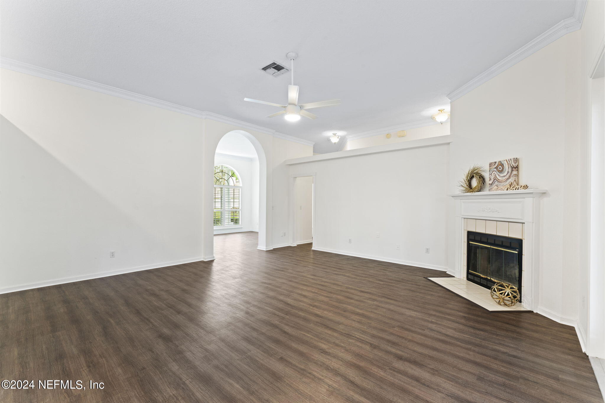 609 PINELAND Lane