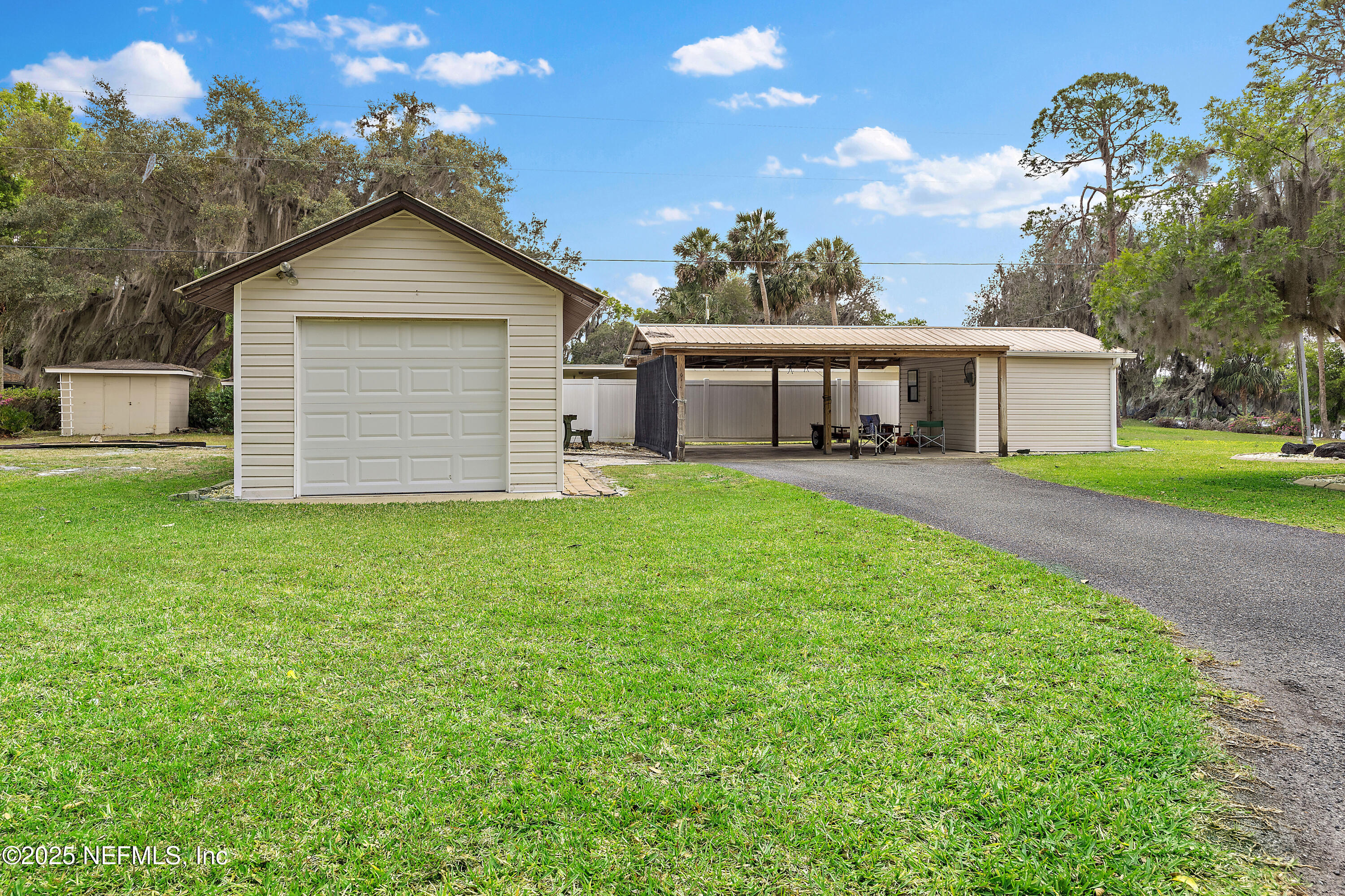 343 E BUFFALO BLUFF Road