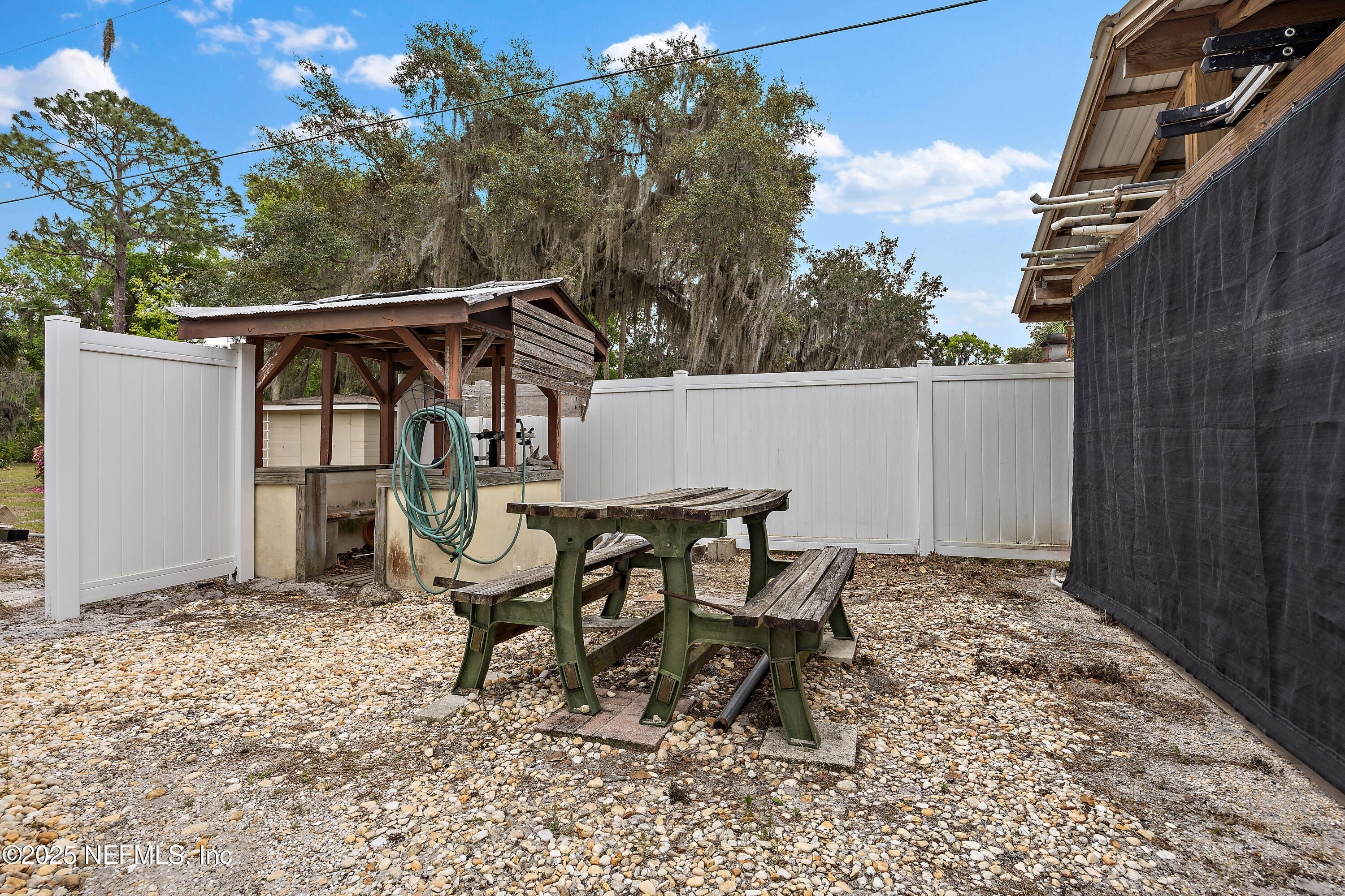 343 E BUFFALO BLUFF Road