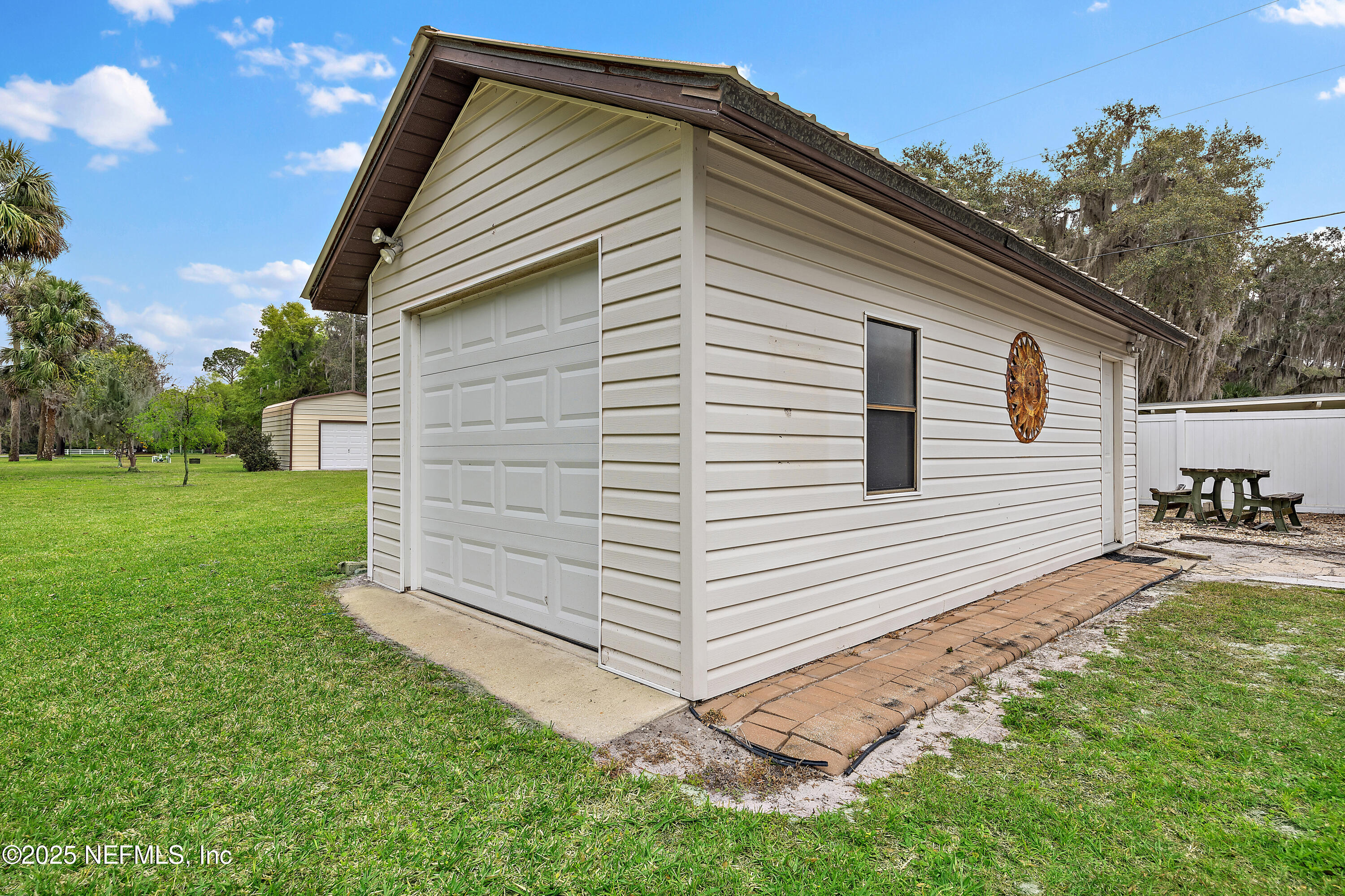 343 E BUFFALO BLUFF Road