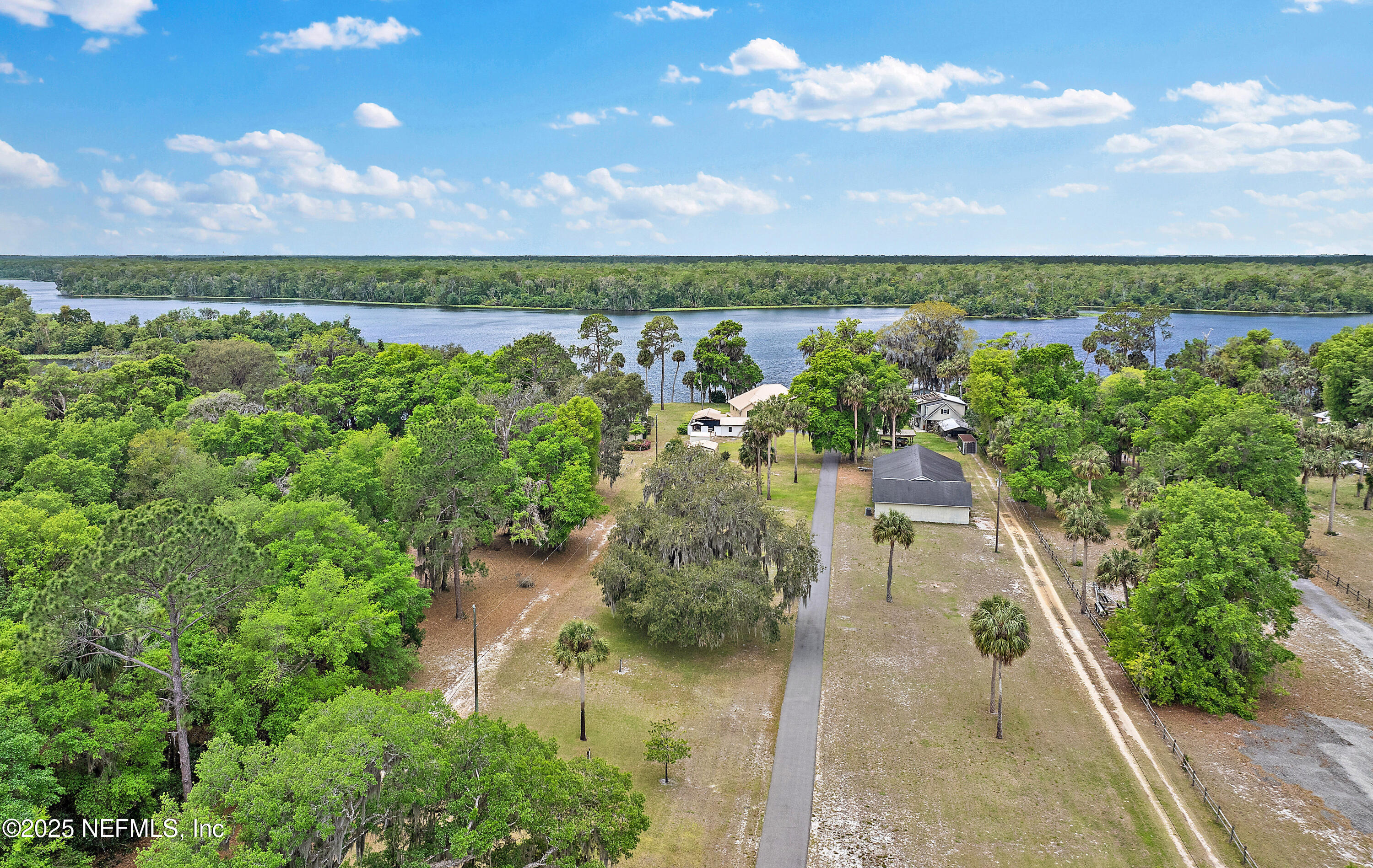 343 E BUFFALO BLUFF Road
