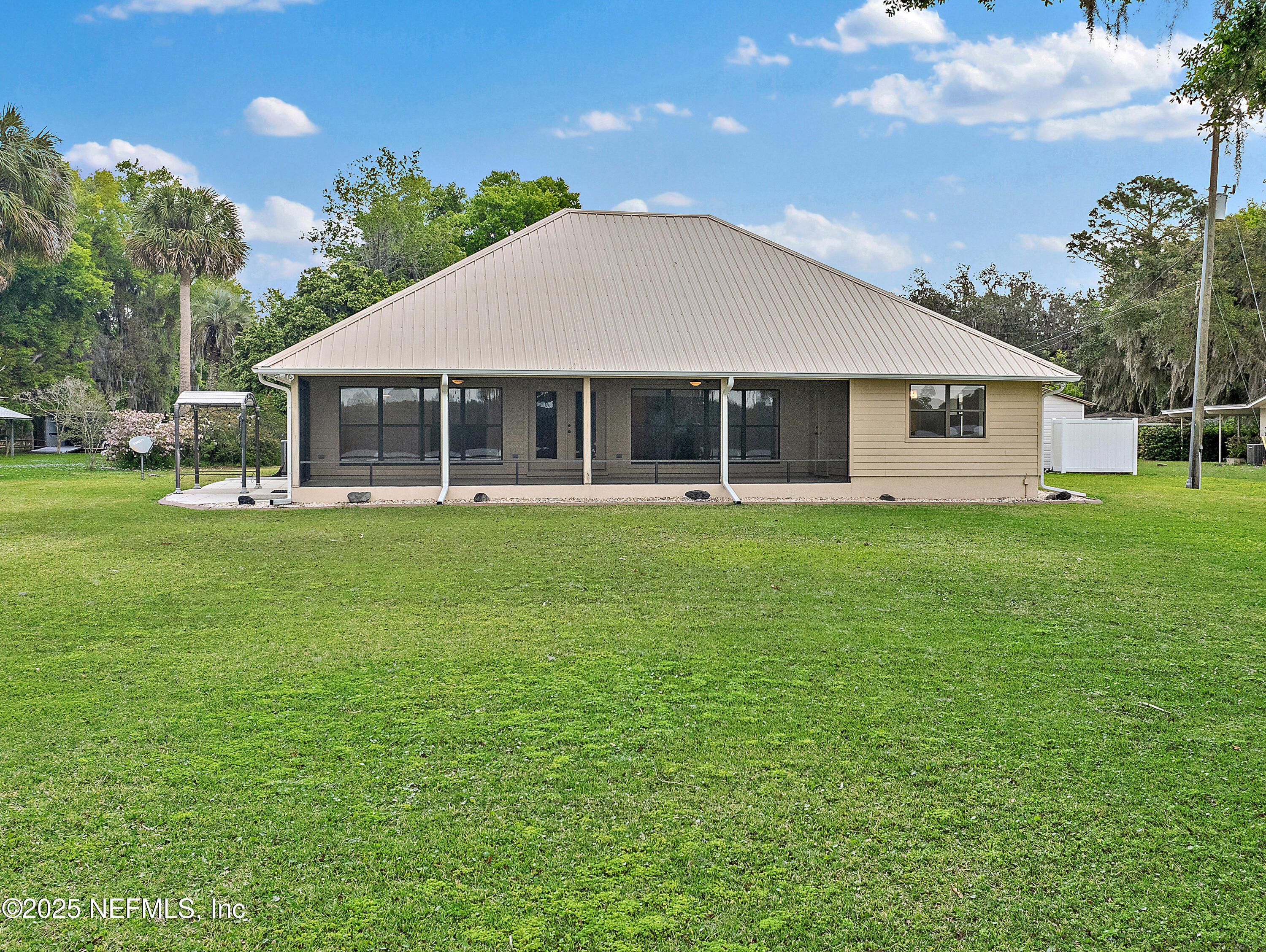 343 E BUFFALO BLUFF Road