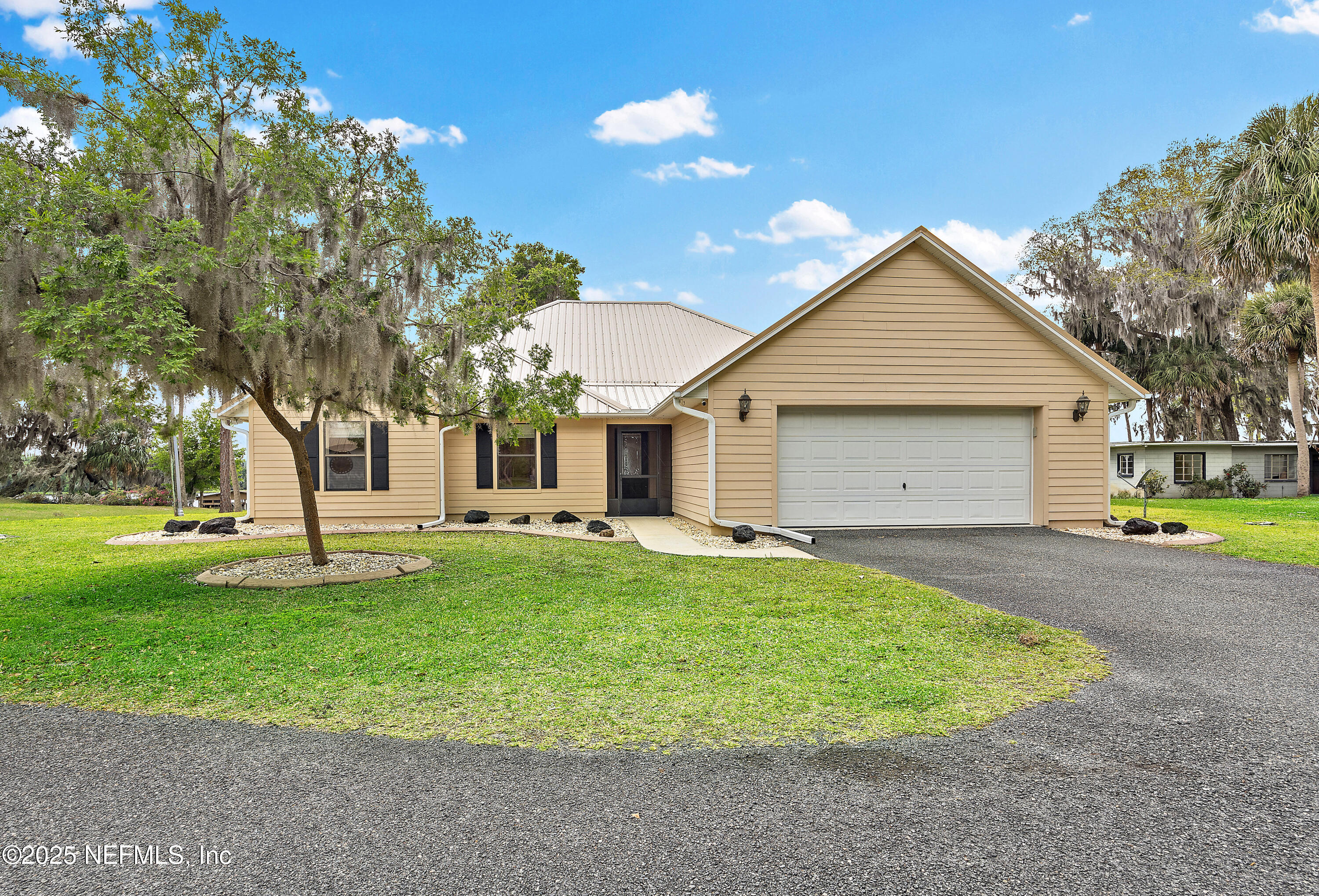 343 E BUFFALO BLUFF Road