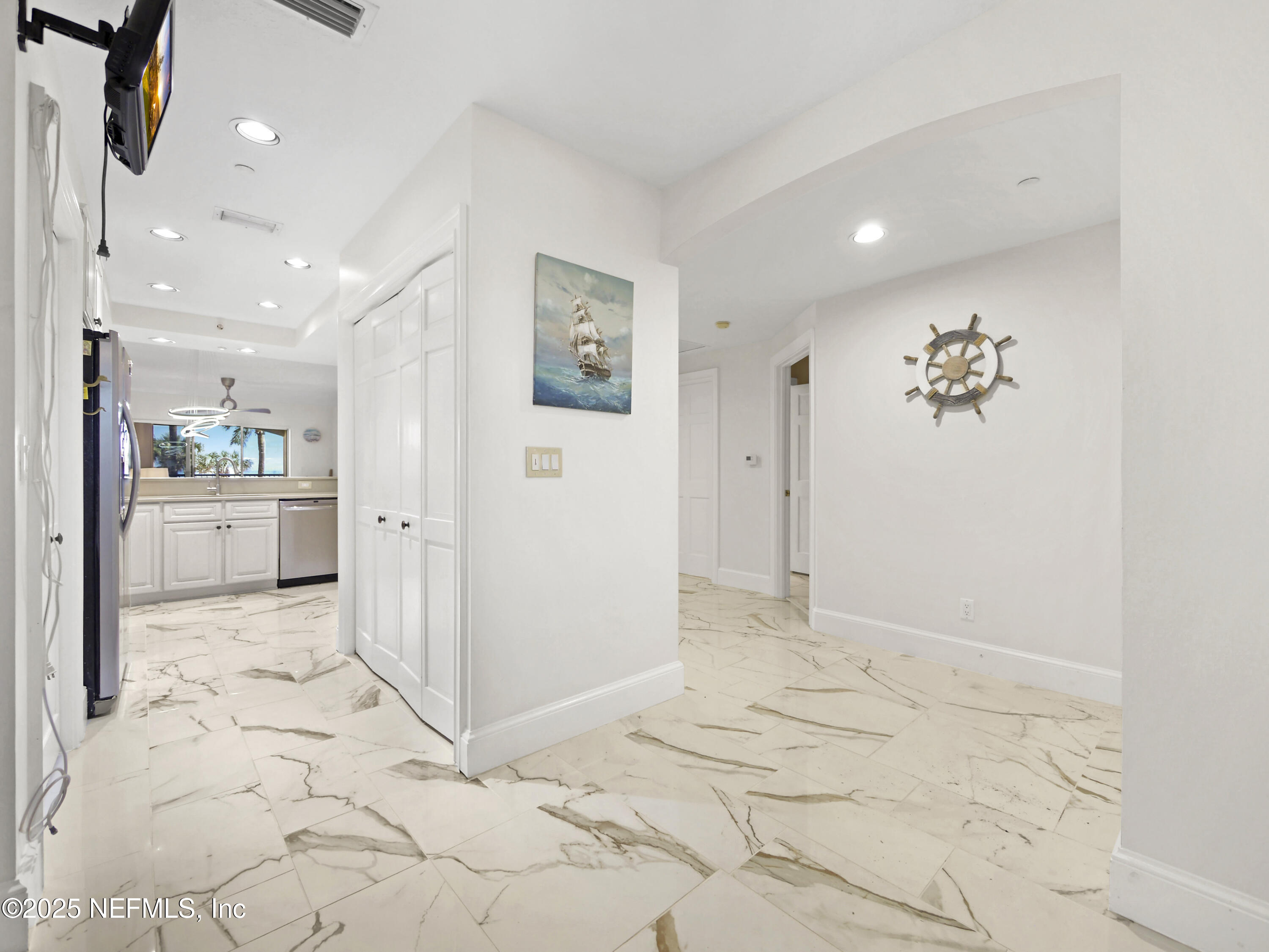 15 AVENUE DE LA MER, 2104