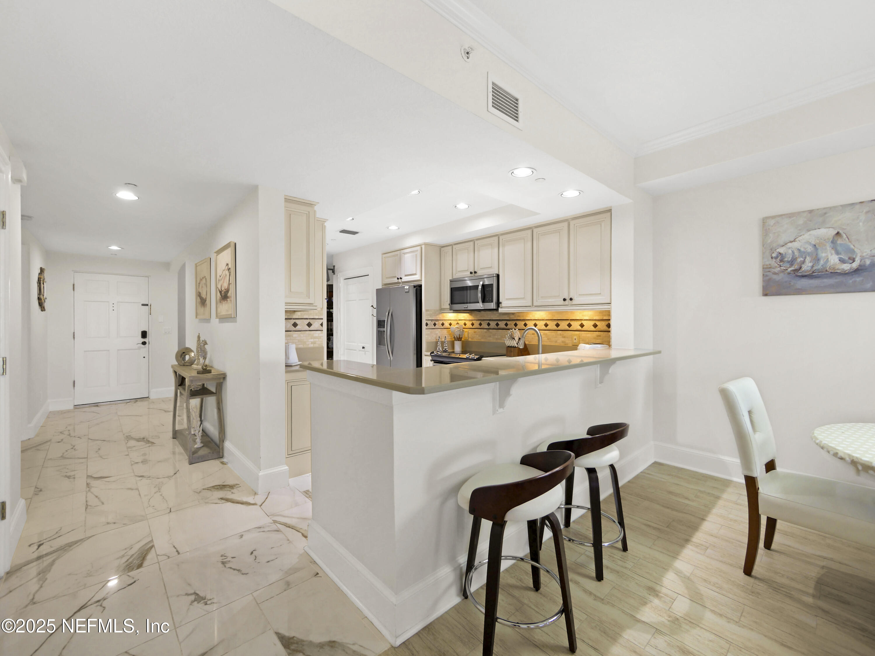 15 AVENUE DE LA MER, 2104
