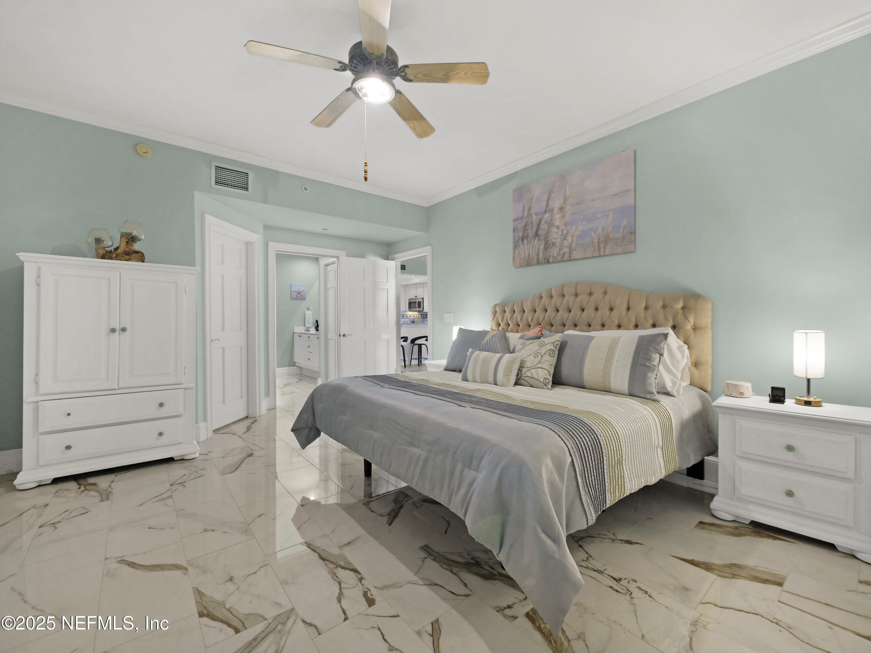 15 AVENUE DE LA MER, 2104