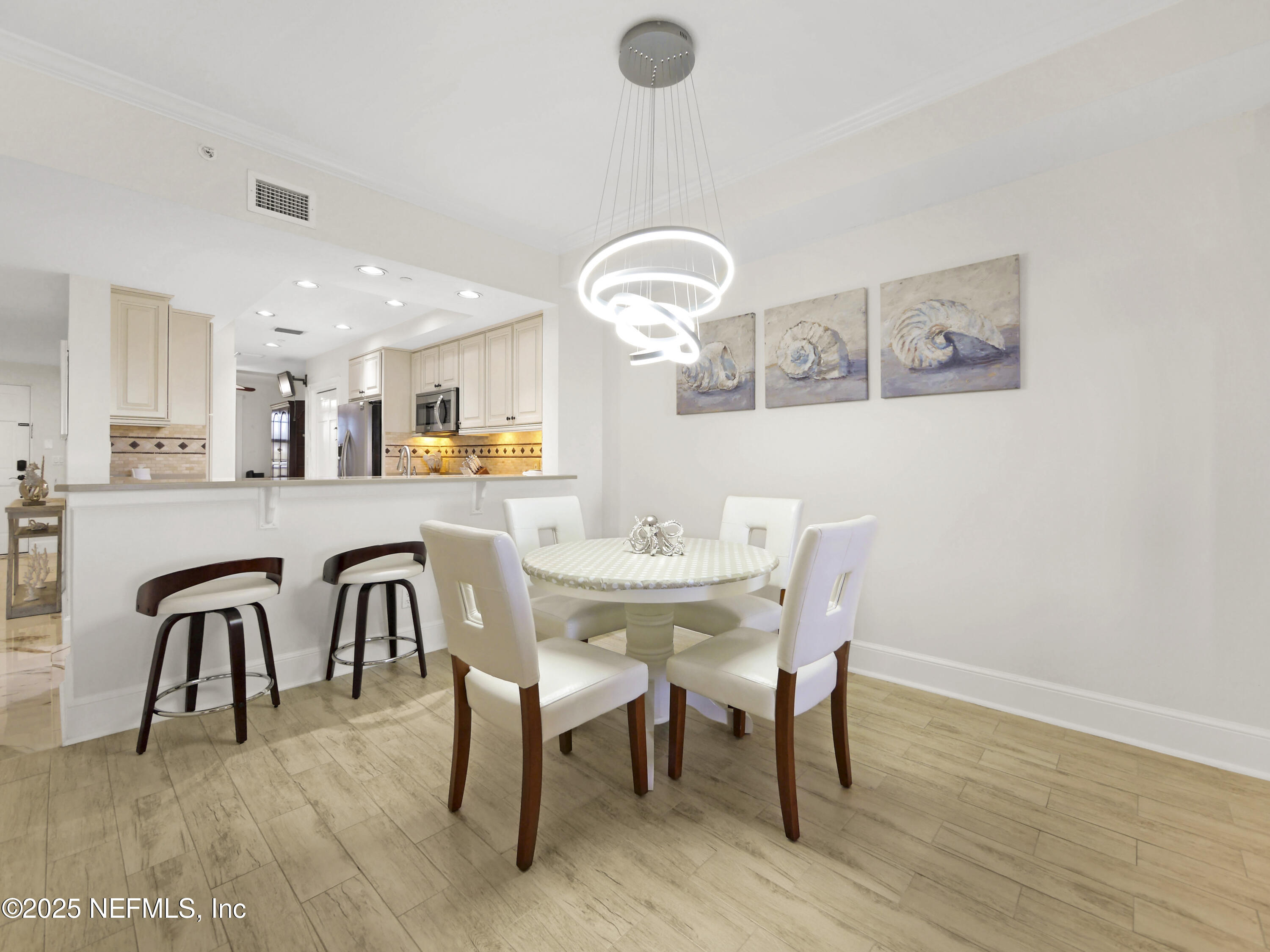 15 AVENUE DE LA MER, 2104