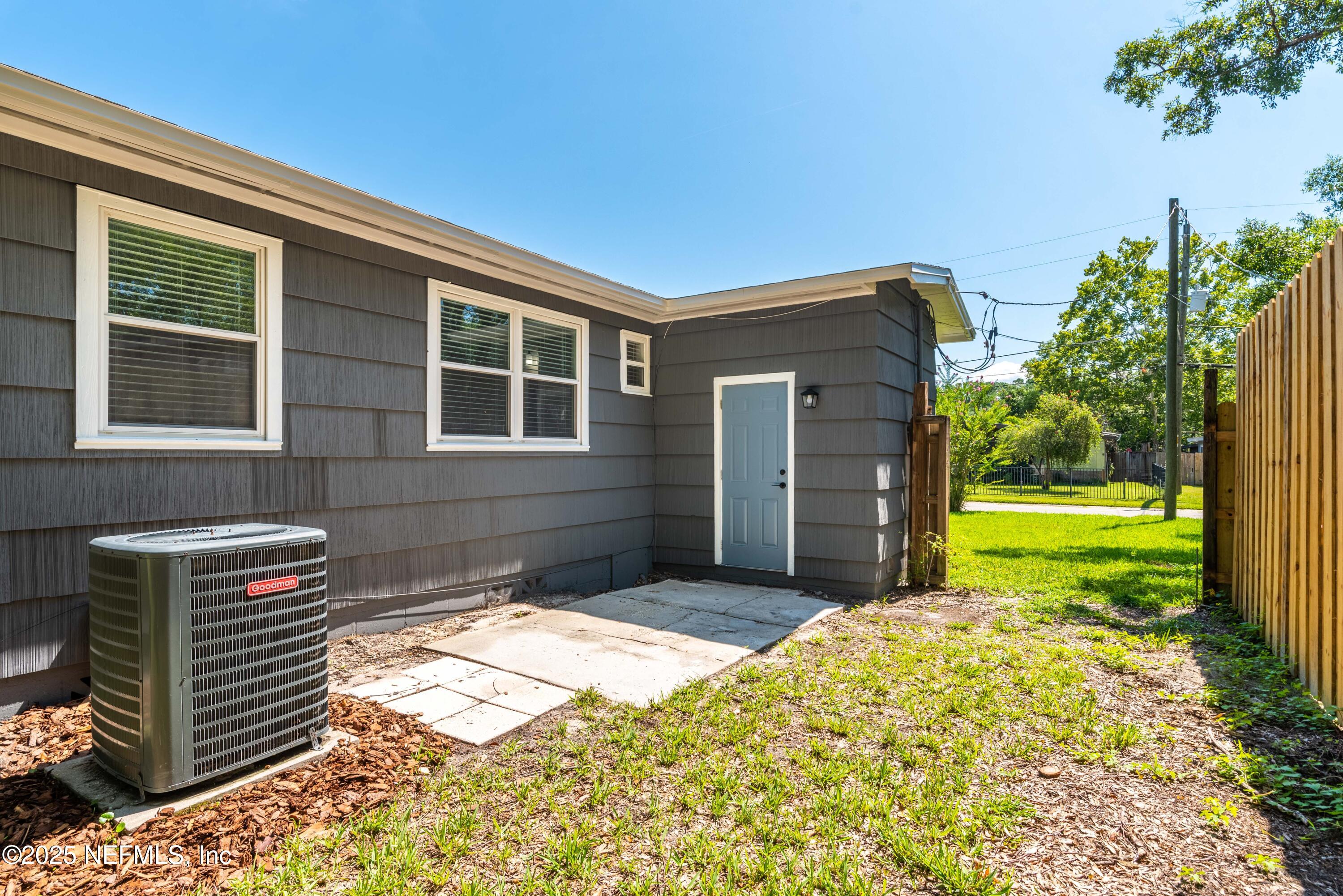 7418 WARNER Drive