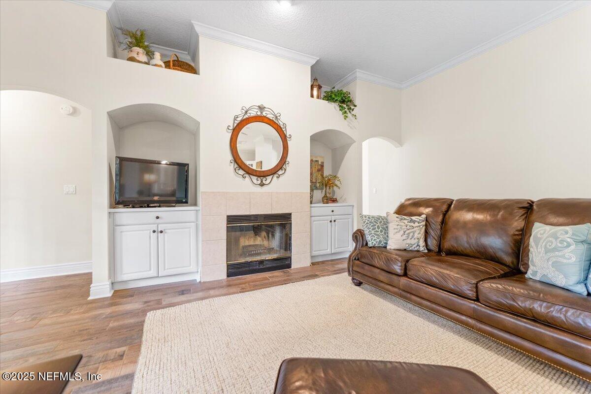 2182 SOUND OVERLOOK Drive W