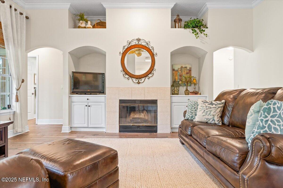2182 SOUND OVERLOOK Drive W