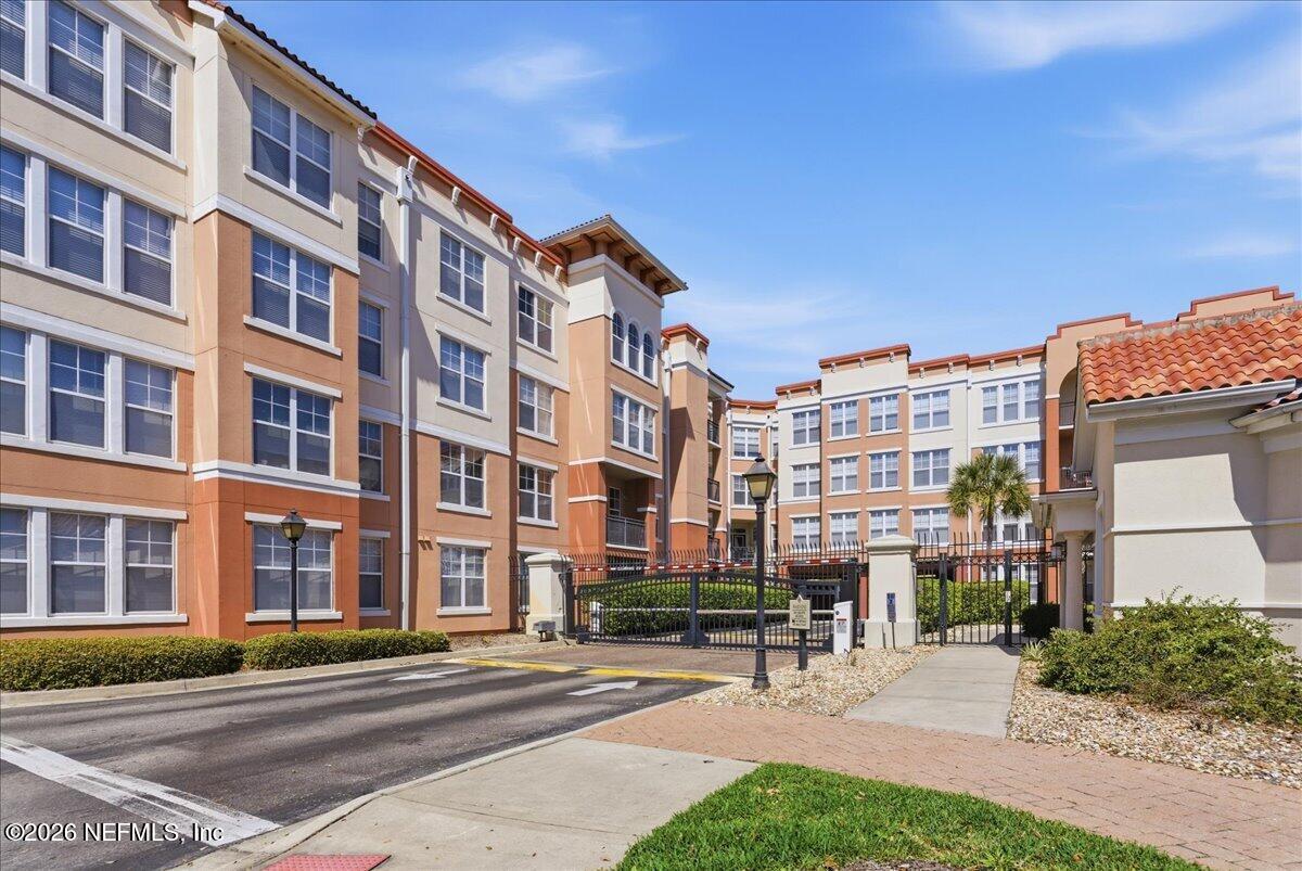 10435 MIDTOWN Parkway 262