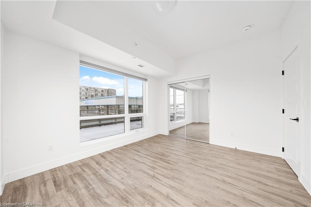 605-2 Dundas Street W Unit: 605