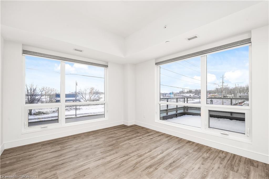 605-2 Dundas Street W Unit: 605