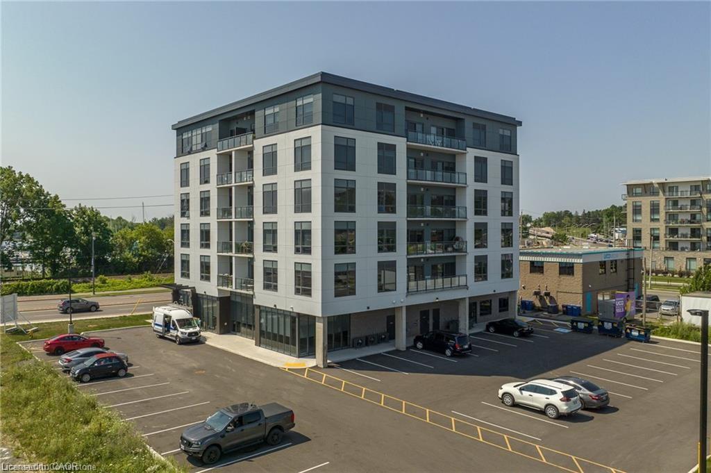 605-2 Dundas Street W Unit: 605