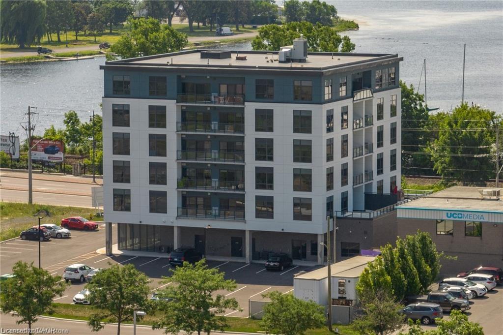 605-2 Dundas Street W Unit: 605