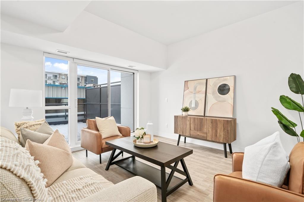605-2 Dundas Street W Unit: 605