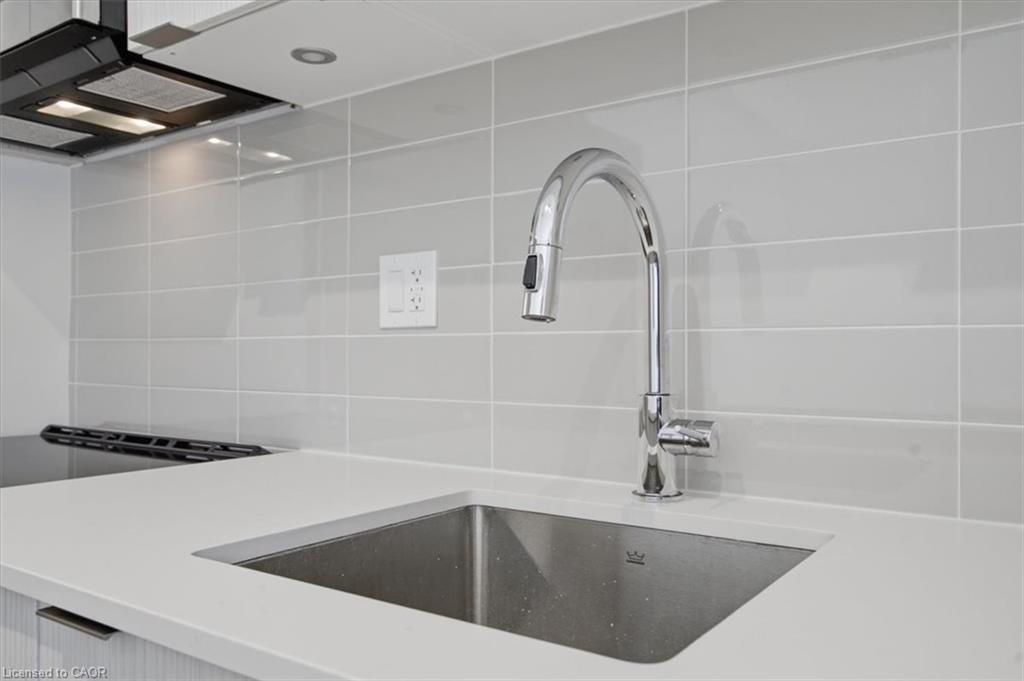 6-172 Clonmore Drive Unit: 6