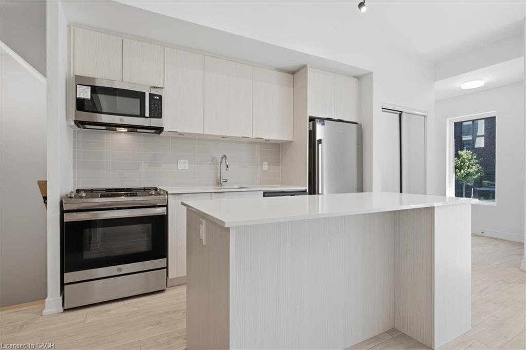 6-172 Clonmore Drive Unit: 6