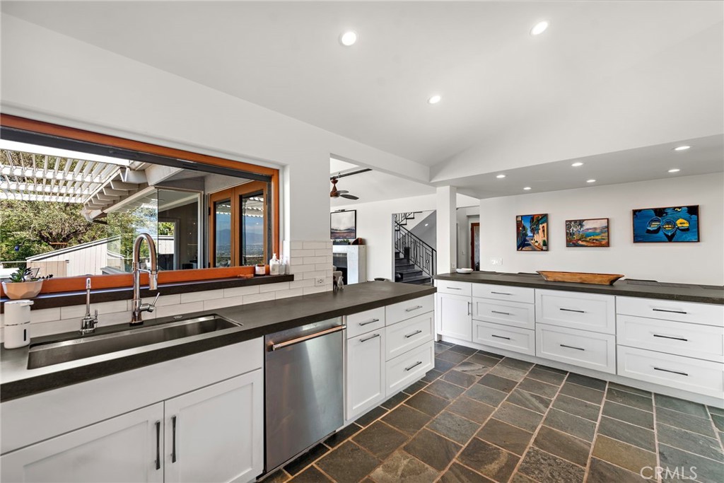 3085 Nestall Road