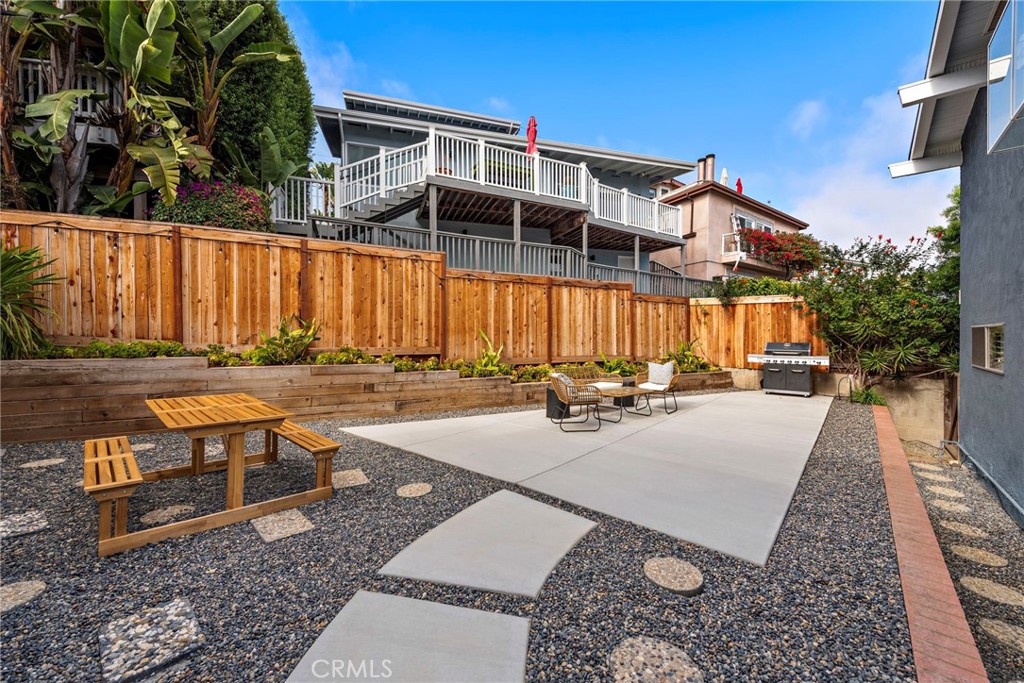 25211 La Cresta Drive