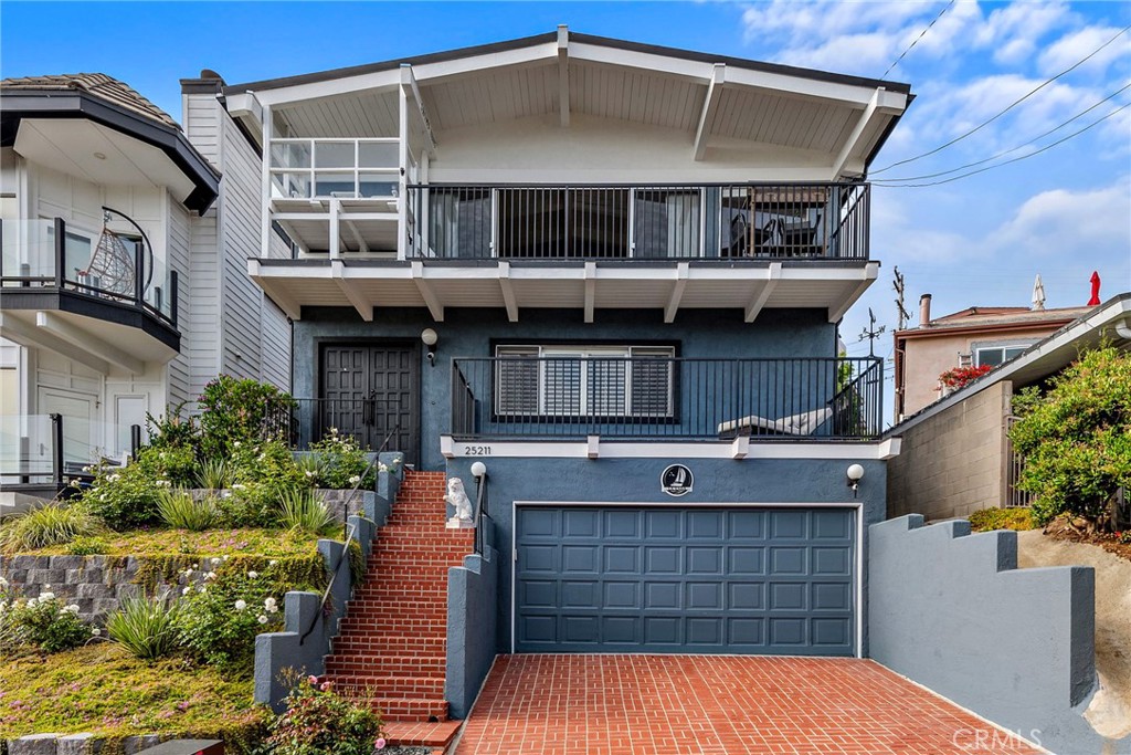 25211 La Cresta Drive