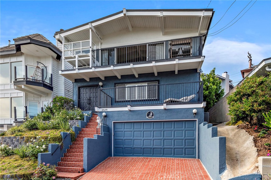 25211 La Cresta Drive