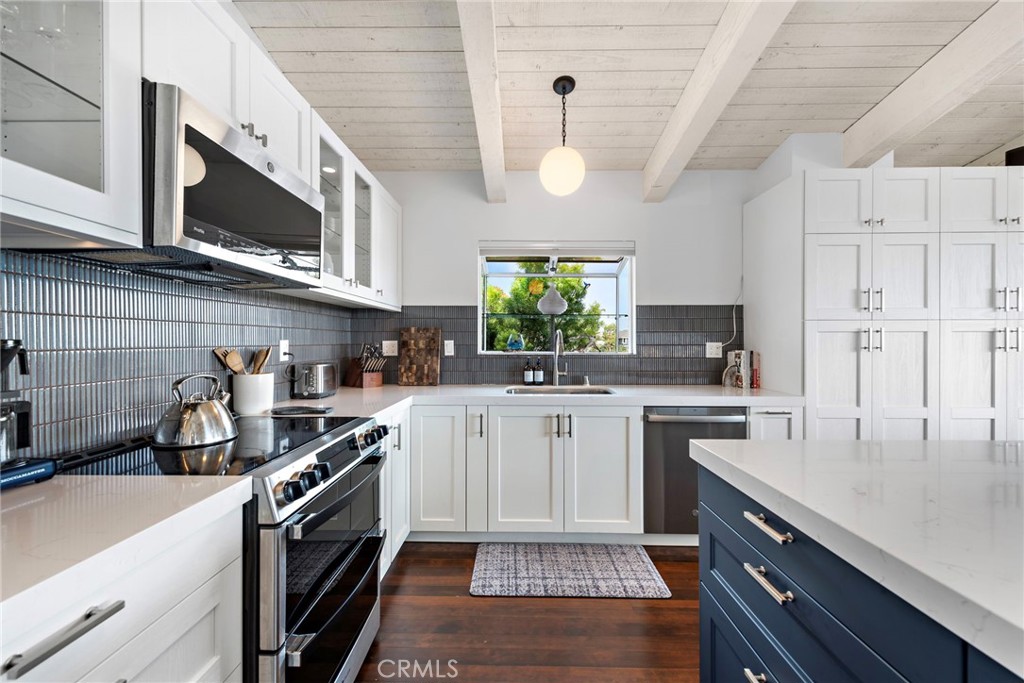 25211 La Cresta Drive