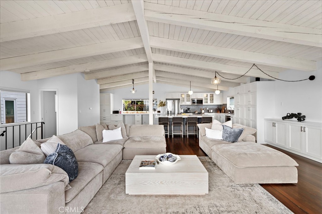 25211 La Cresta Drive