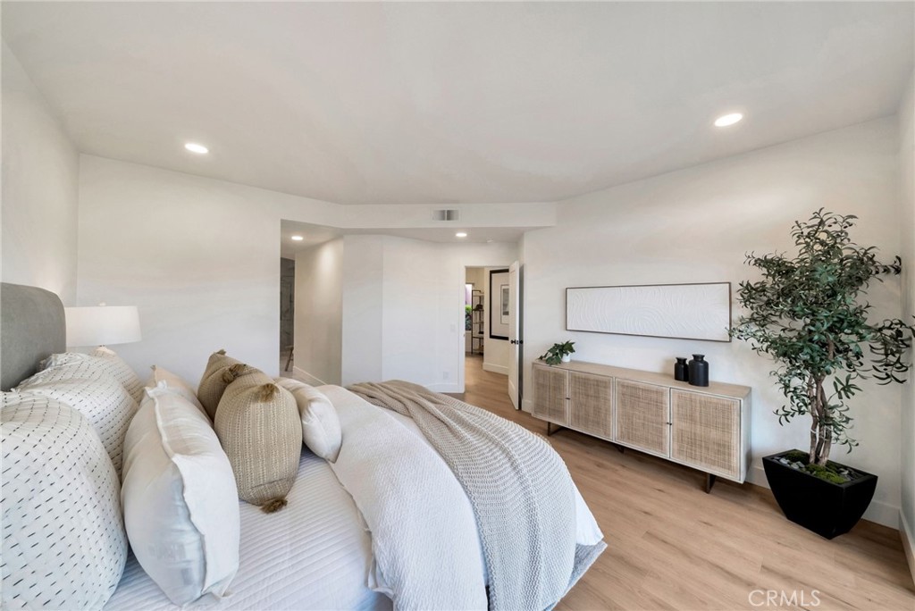 24976 Sea Crest Drive
