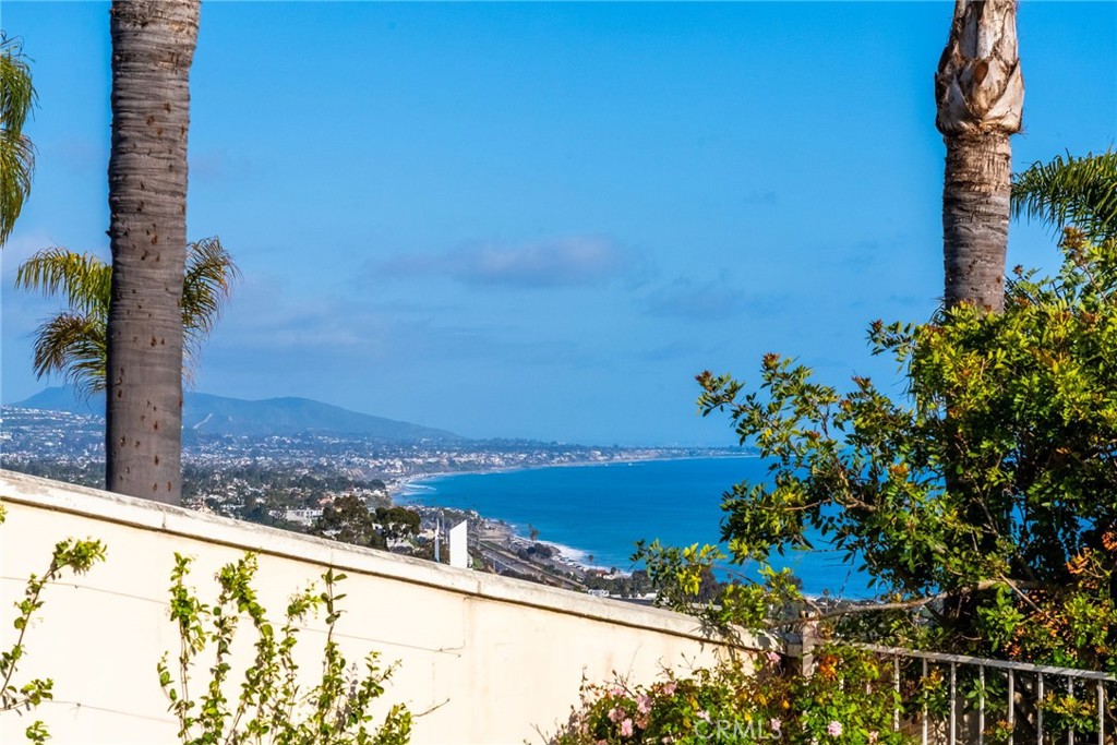 24976 Sea Crest Drive