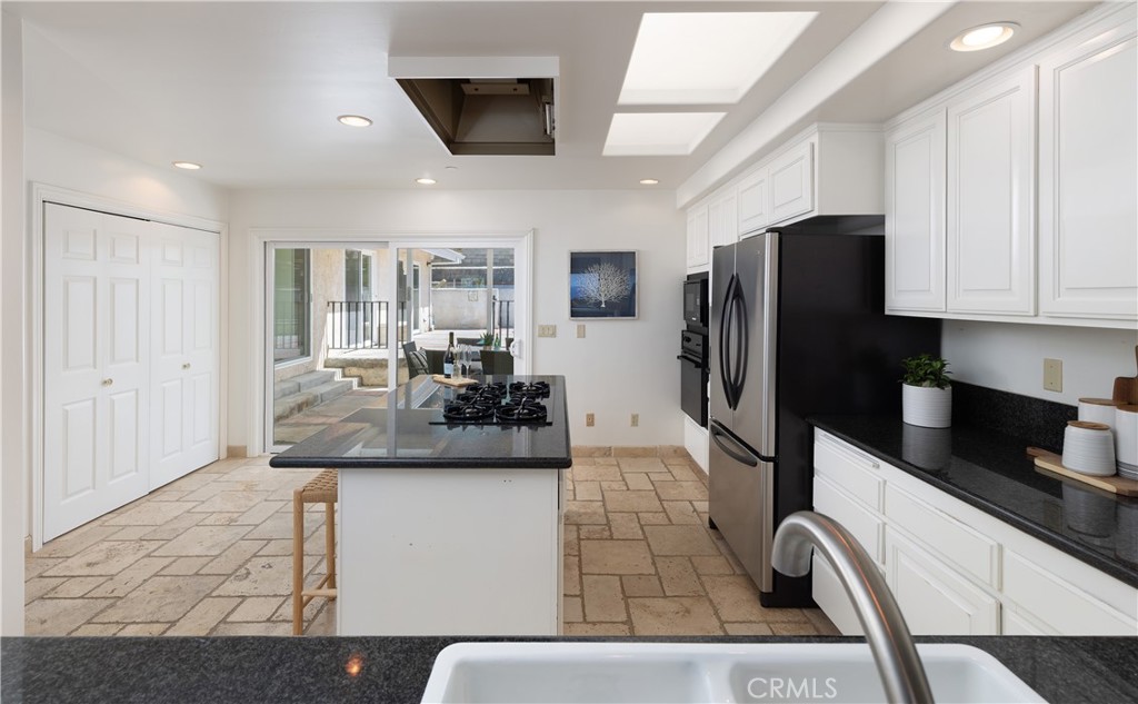 318 Avenida Costanso