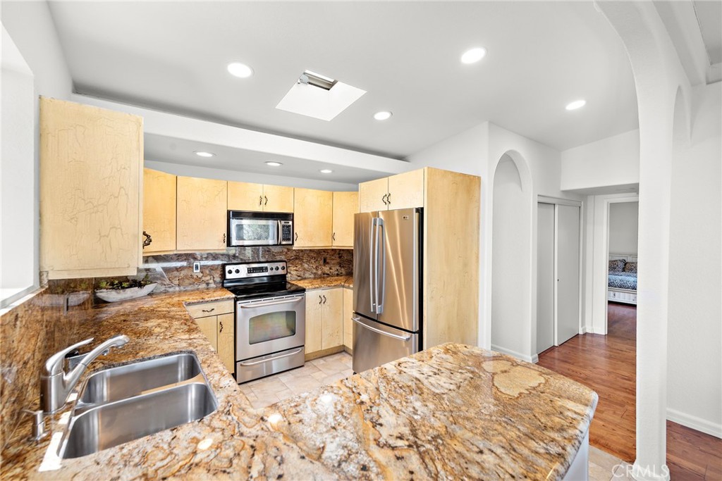 28751 Top Of The World