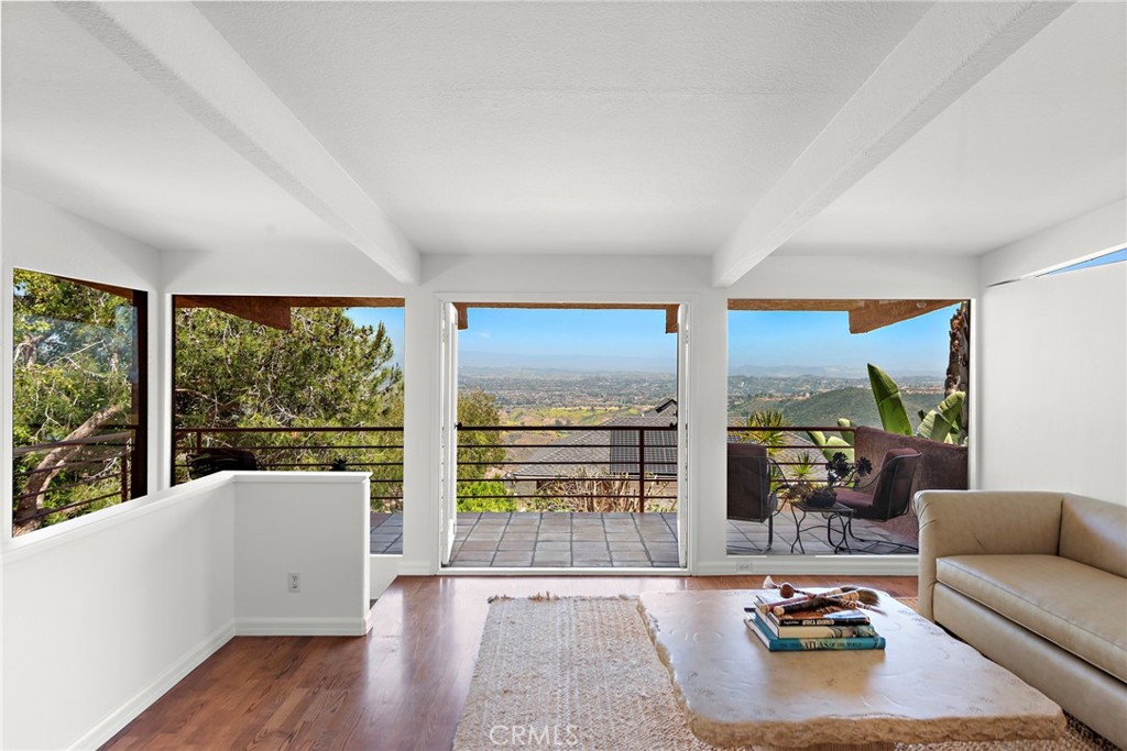 28751 Top Of The World