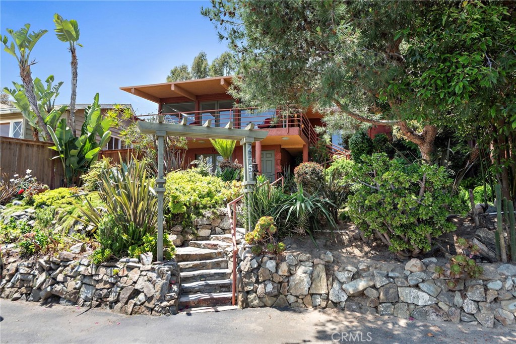 28751 Top Of The World