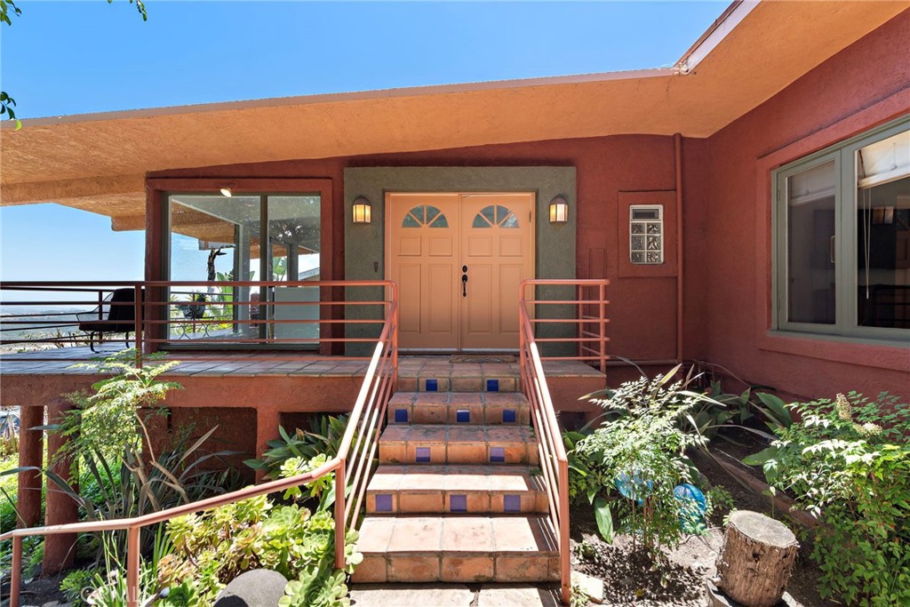 28751 Top Of The World