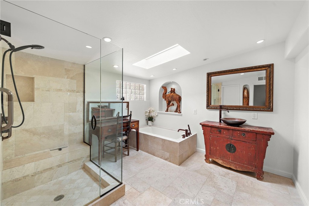 28751 Top Of The World