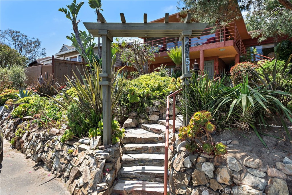 28751 Top Of The World