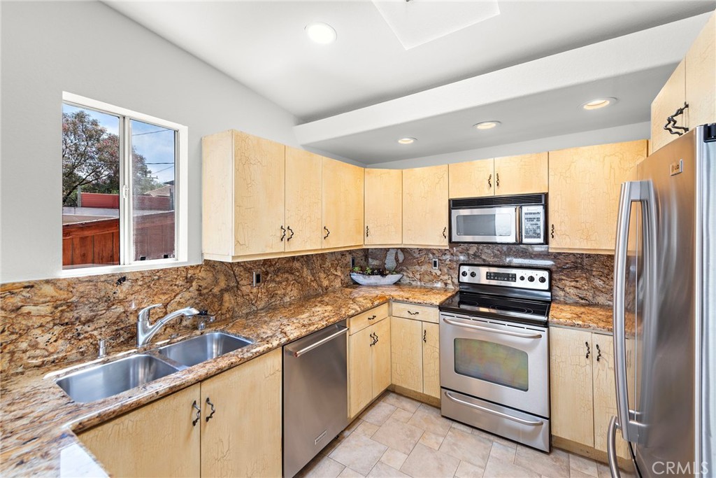 28751 Top Of The World