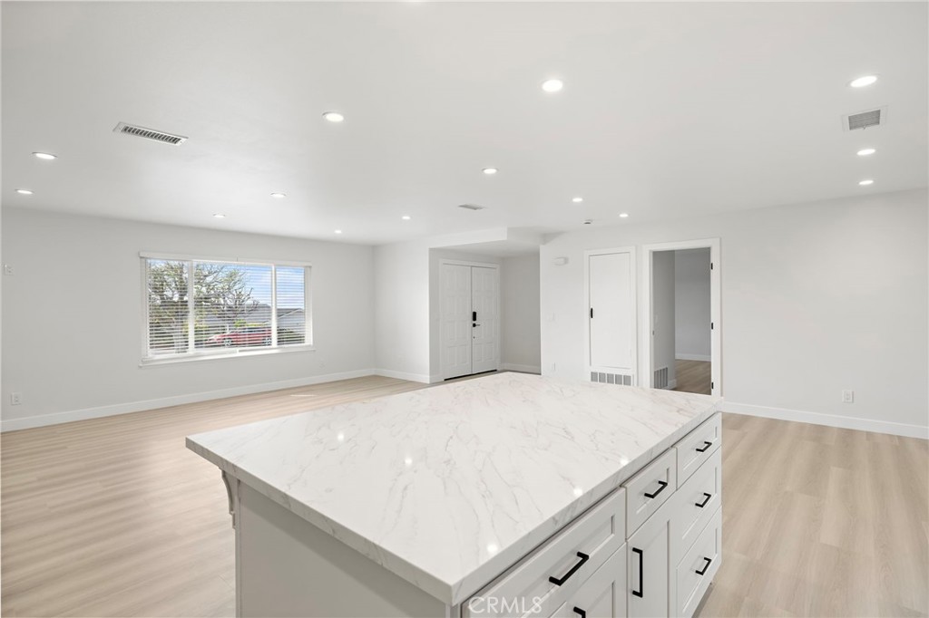 2960 Alta Laguna