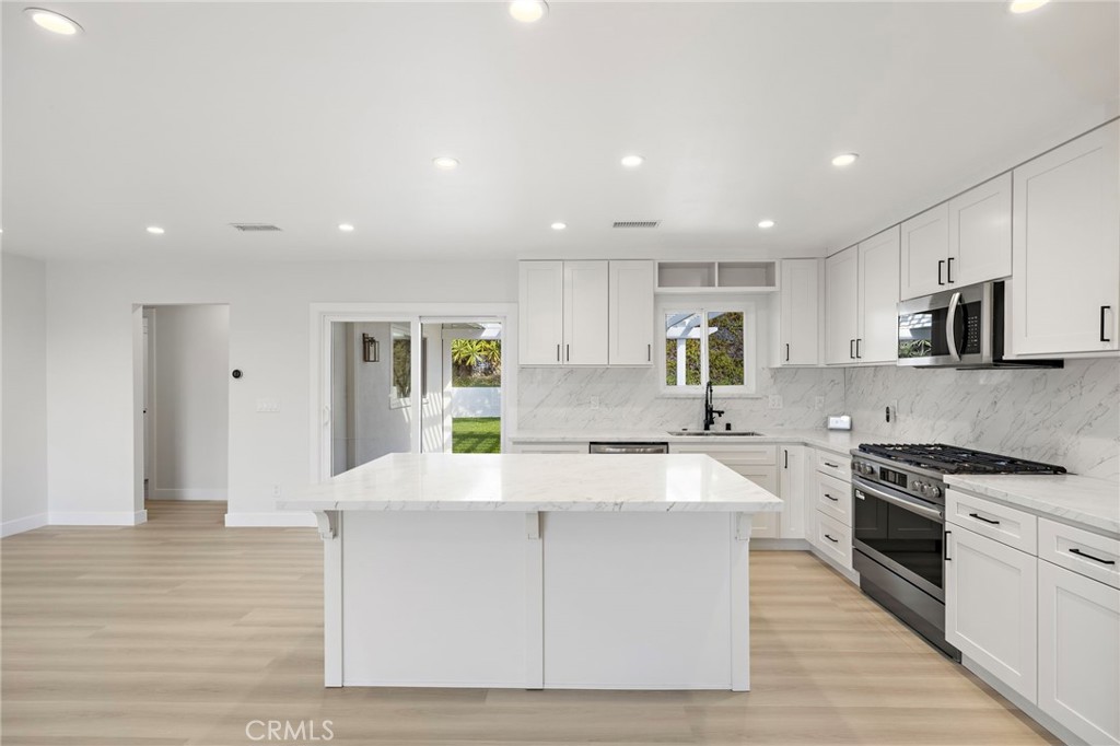 2960 Alta Laguna