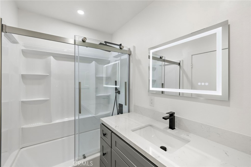 2960 Alta Laguna