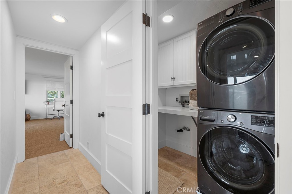 2855 Zell Drive