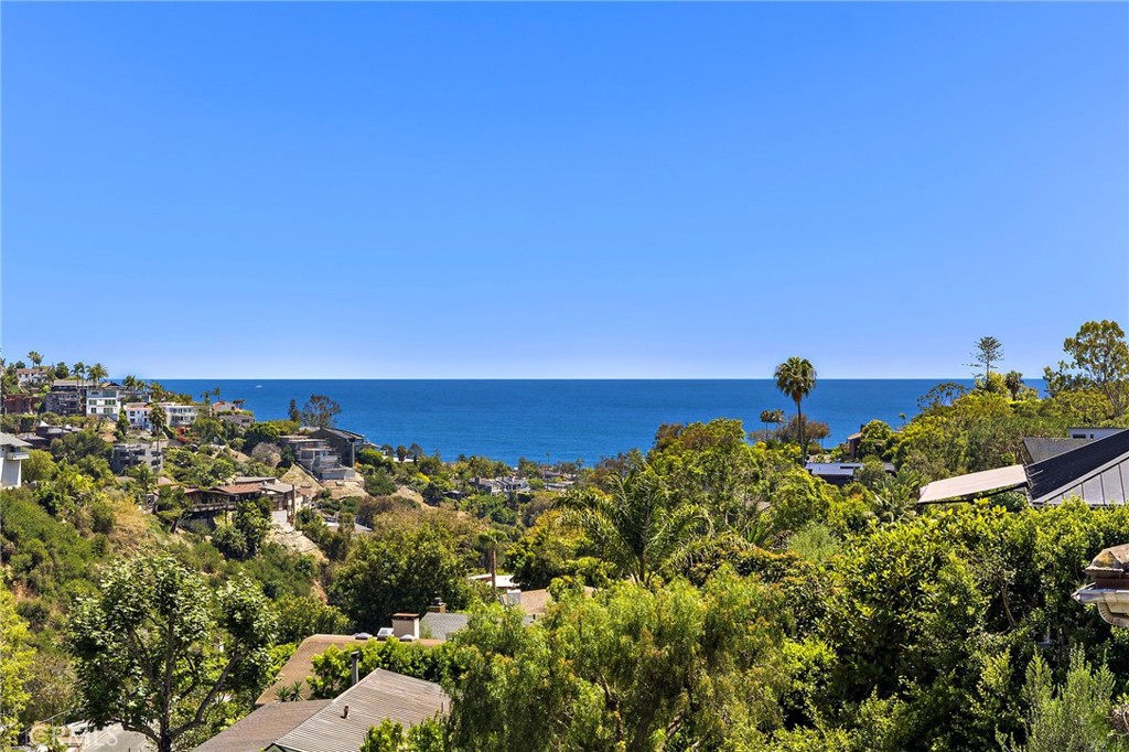 1375 Cerritos
