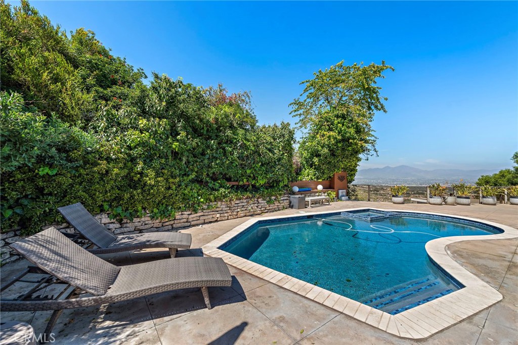 3085 Nestall Road