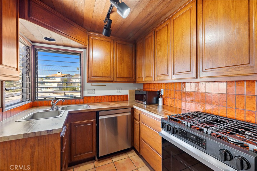 2880 Wards Terrace
