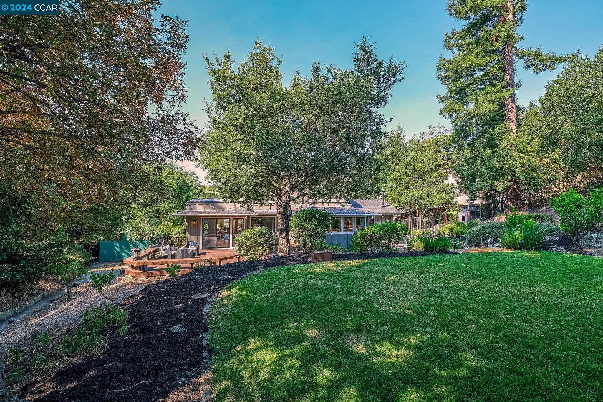 5 Cielo Ct