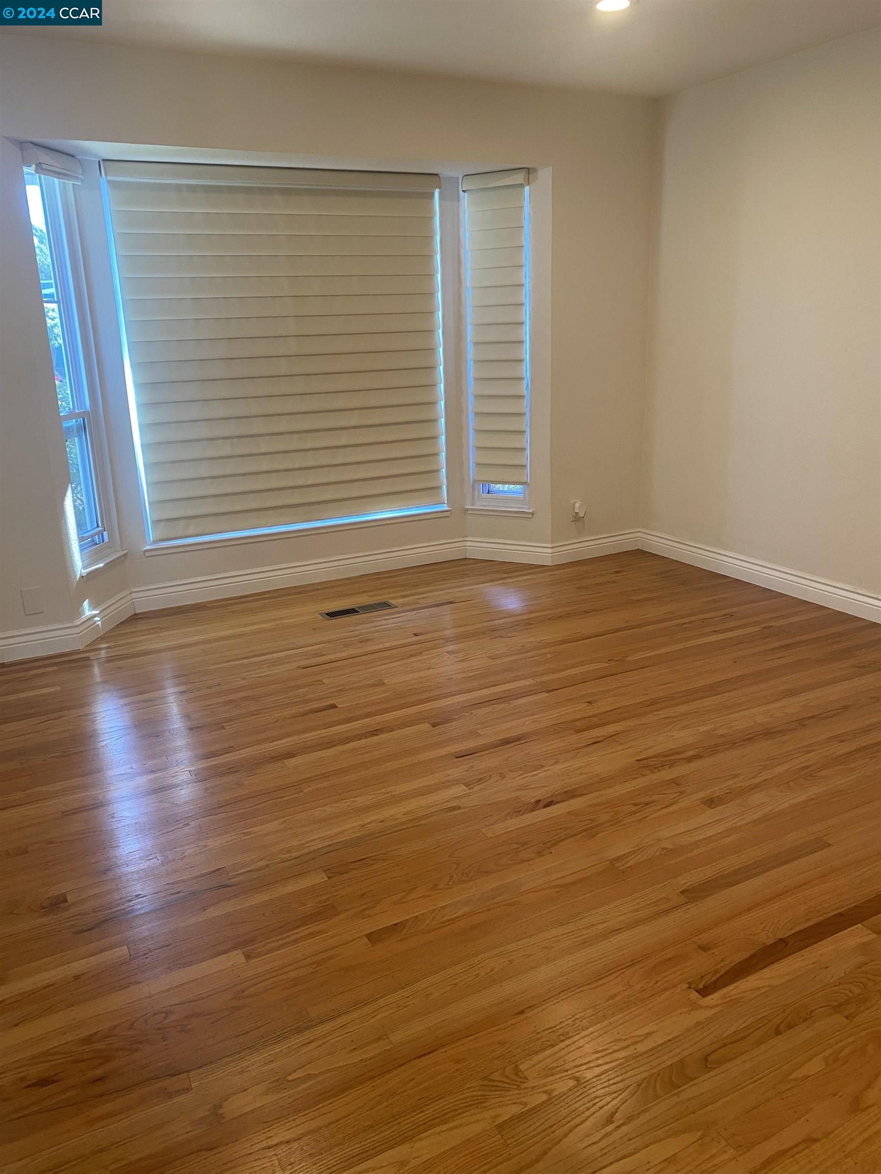 863 Saint John Cir