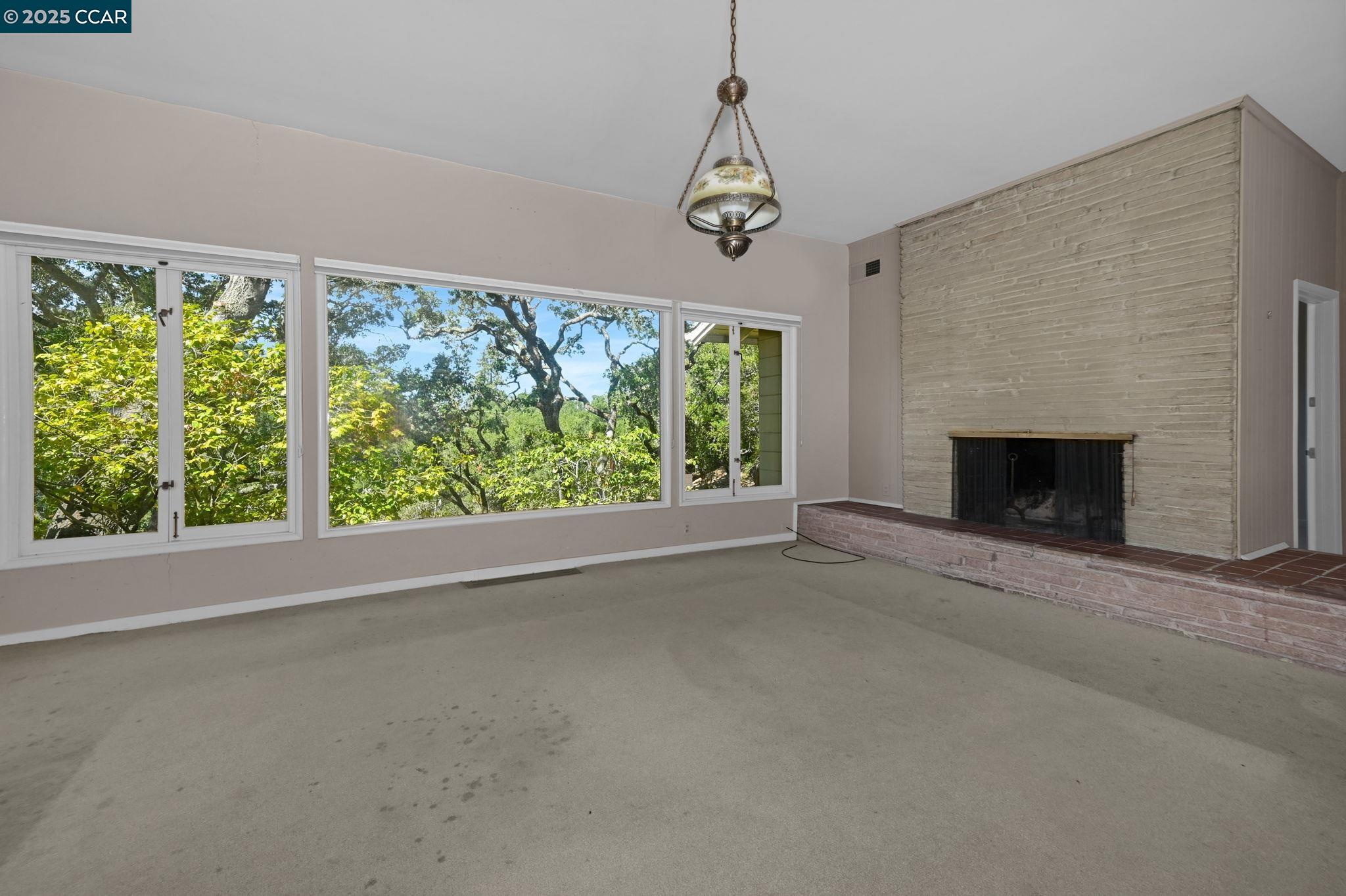 131 Moraga Way