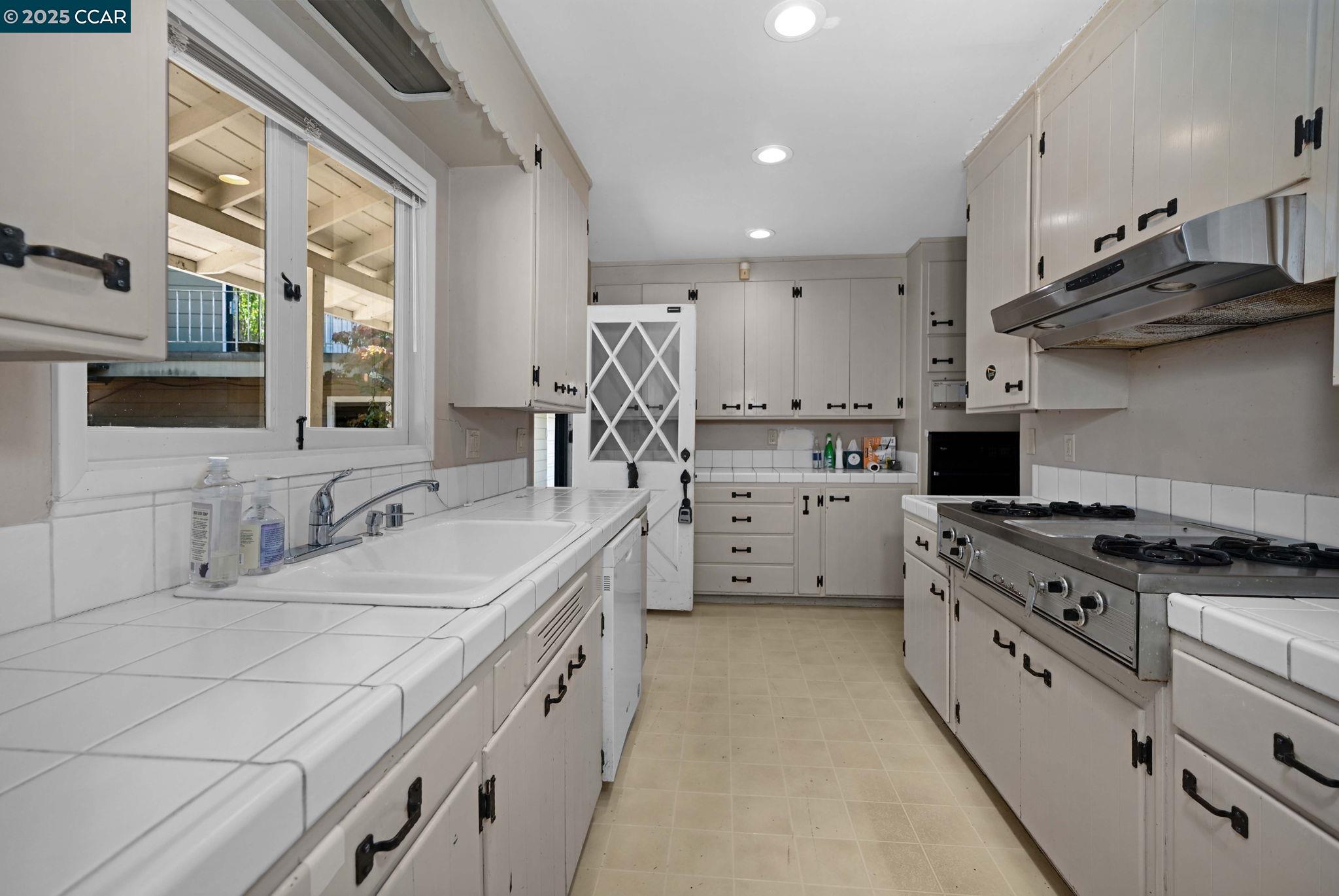 131 Moraga Way