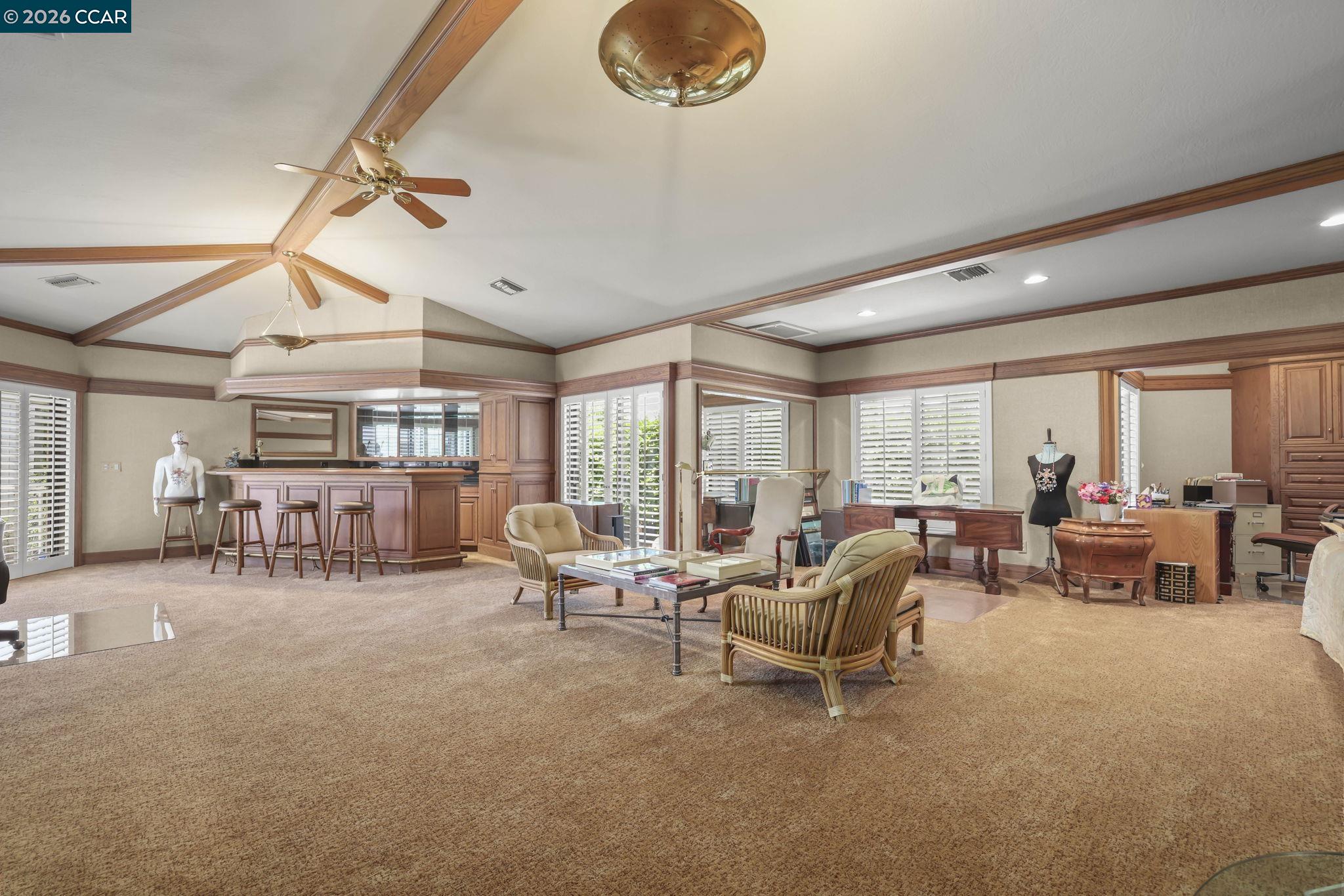 738 Mandarin Ln